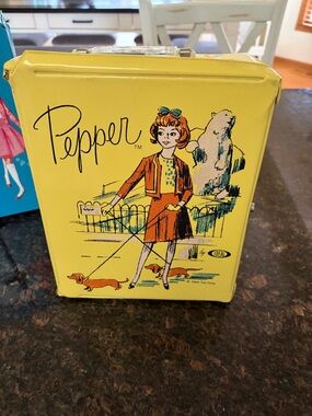 Vintage 'Pepper' Yellow doll case